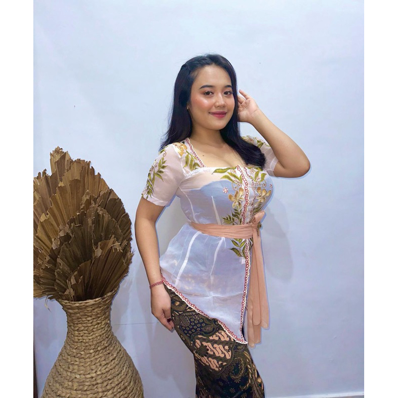 Kebaya Bordir Sabrina|| Kebaya Bordir