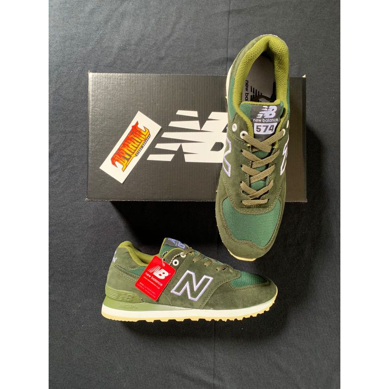 SEPATU SNEAKERS CASUAL JOGING PRIA NB 574 HIJAU