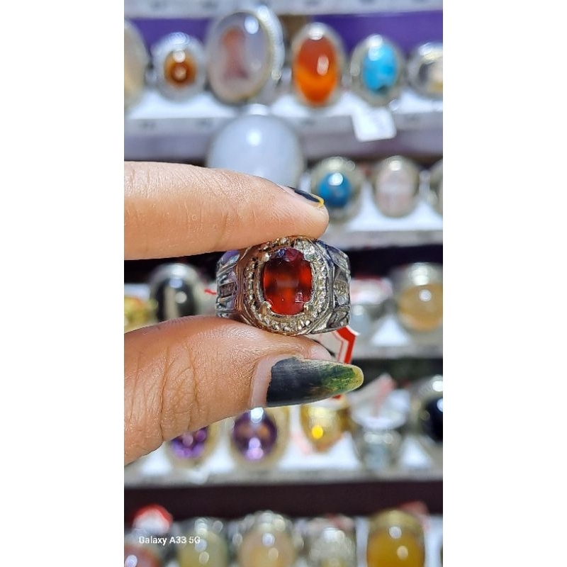 batu red garnet cutting natural