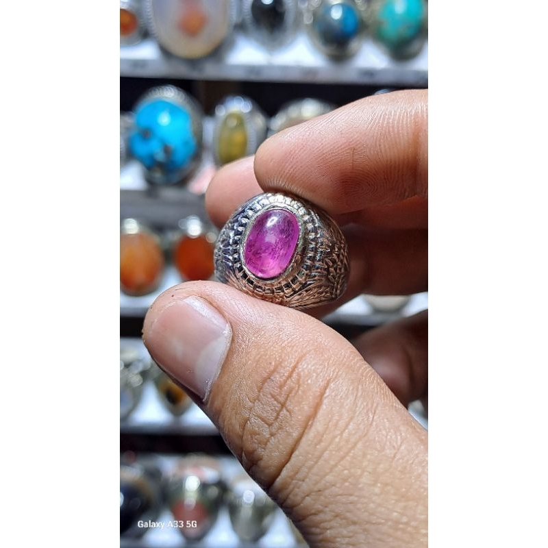 batu RUBY pigeon blood