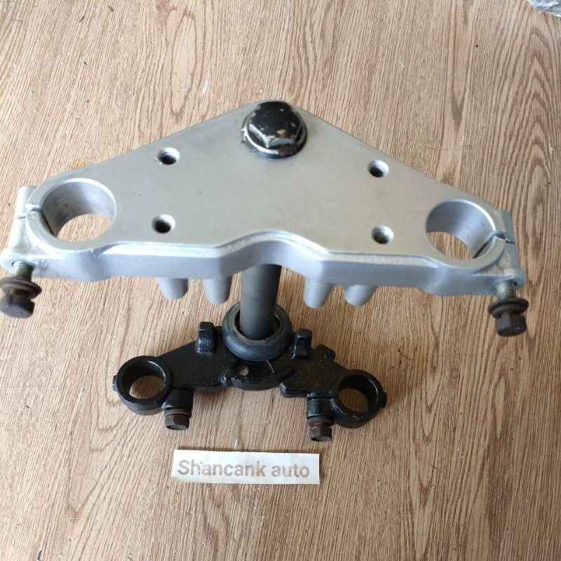 segitiga shock depan atas bawah thunder 125 original copotan