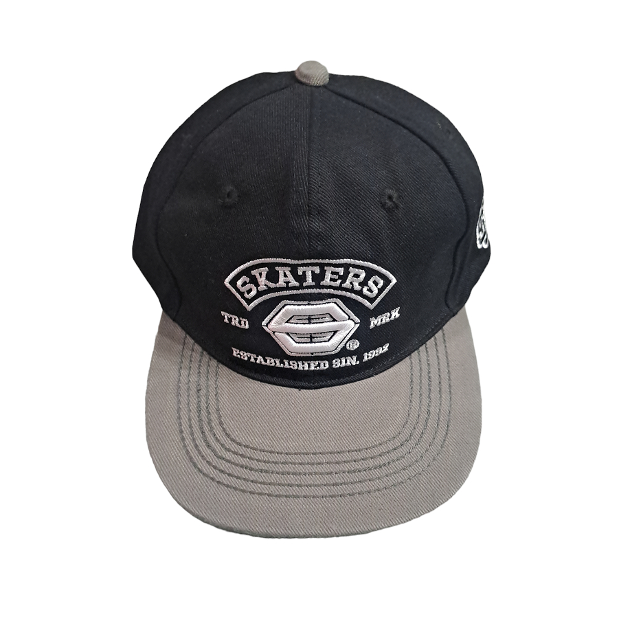 TOPI SNAPBACK BLACK GREY SKATERS ORIGINAL