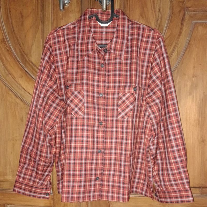 PRELOVED BELLO REGIA Kemeja Flanel Wanita Tartan Merah
