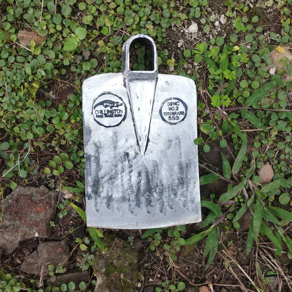 CANGKUL SAWAH-PACOL TANAH-CANGKUL CAP BUAYA PUTIH CANGKUL