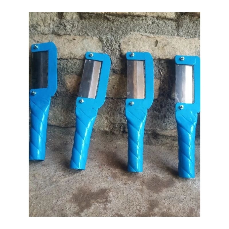 Pisau pengupas kulit Ari kelapa varian baru