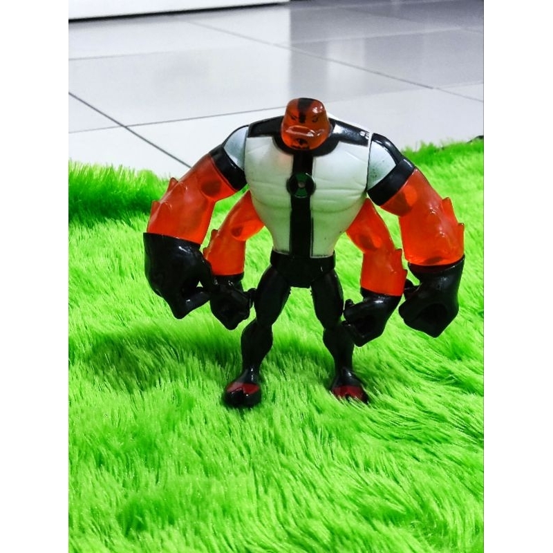 Mainan anak laki action Figure Ben 10 four arms
