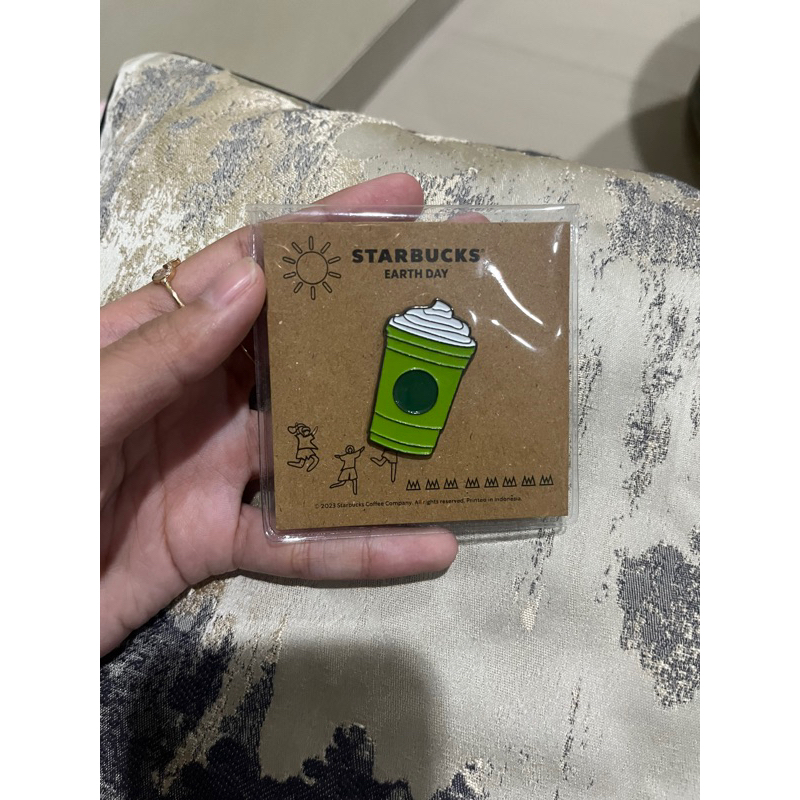 Enamel Pin Starbucks Earth Day |Green/Hijau Cup |