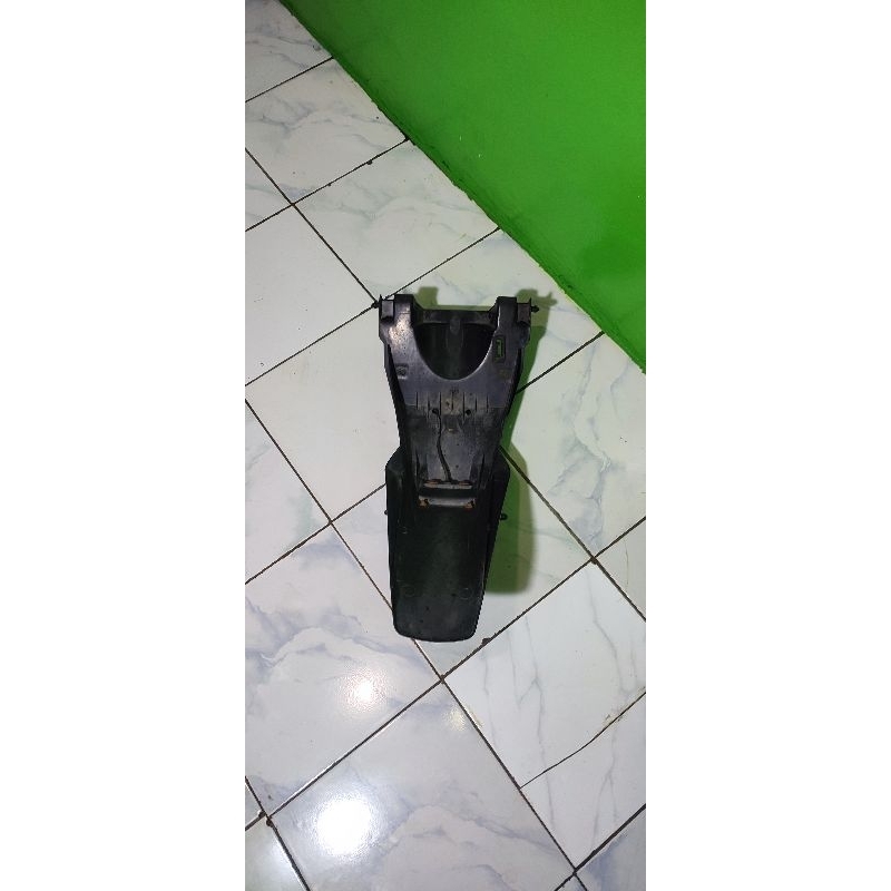 spakbor belakang bajaj pulsar 180  ug 3 ori copotan