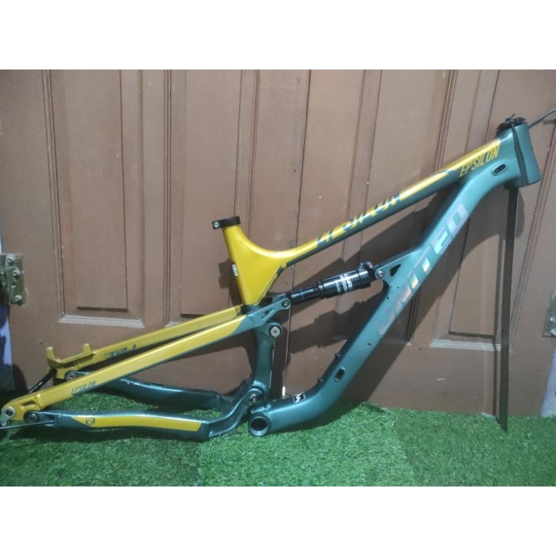 frame united epsilon T2.1 size 29 M