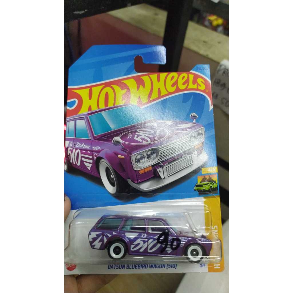 mainan anak hotwheels datsun bluebird wagon 510