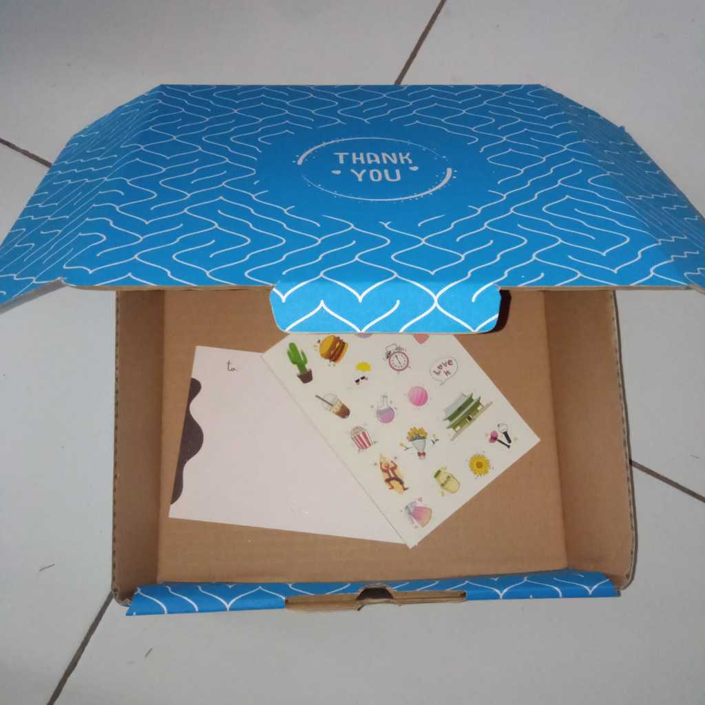 

Paket Bingkisan (Kardus, Kartu Ucapan, Stiker)