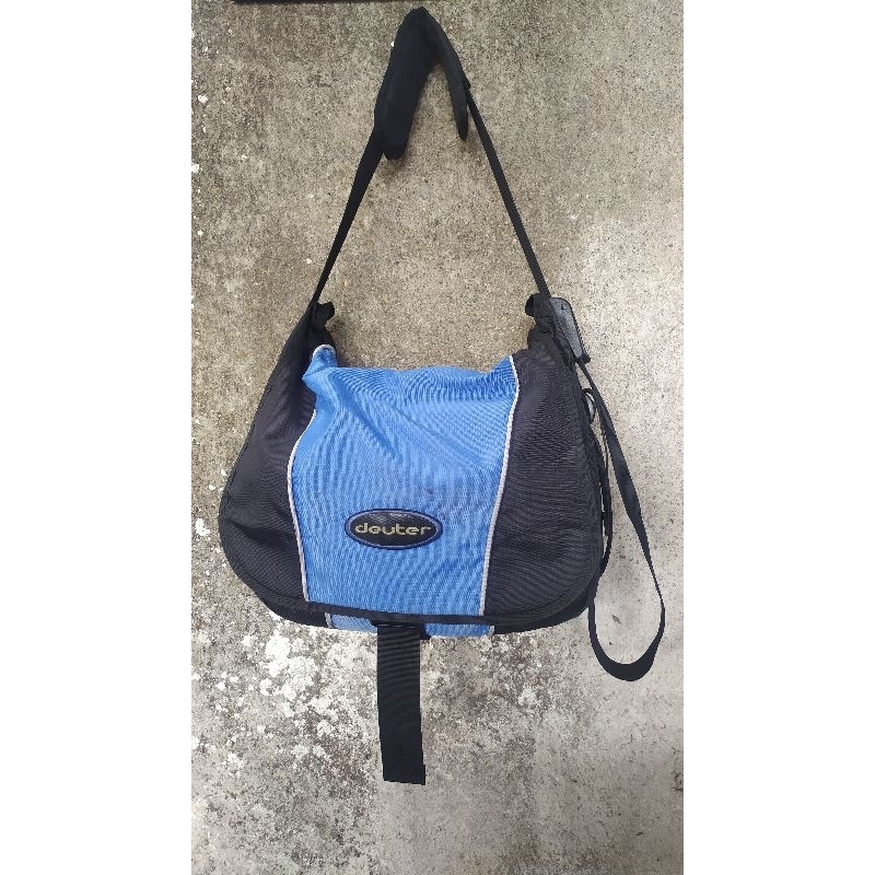 deuter sling bag