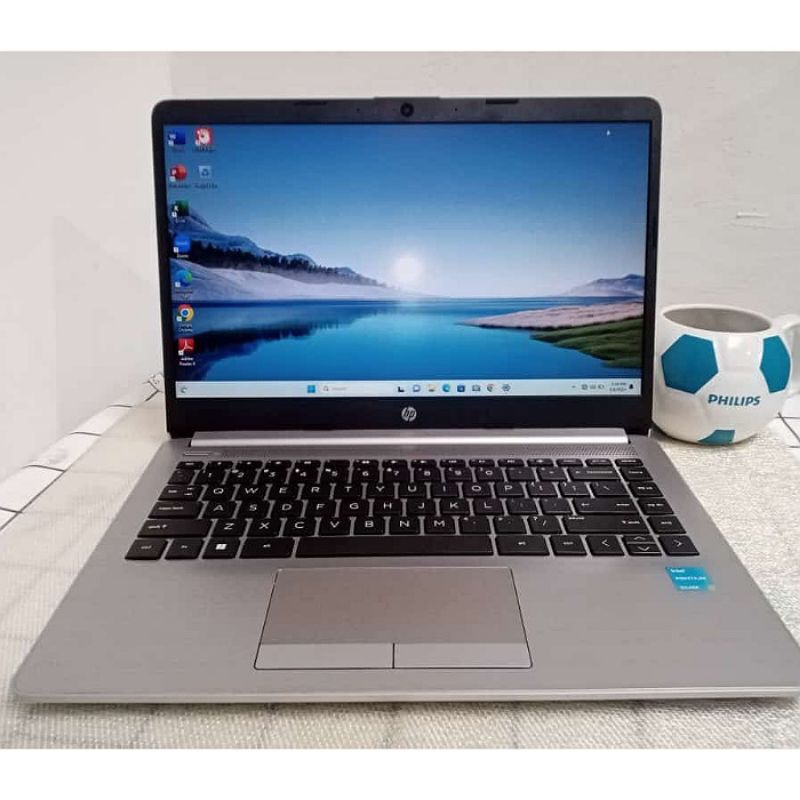 Laptop HP240 G9