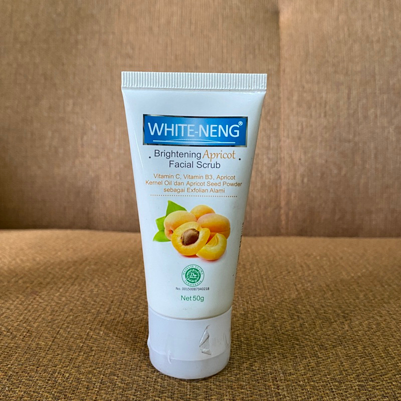 White-Neng Brightening Apricot Facial Scrub