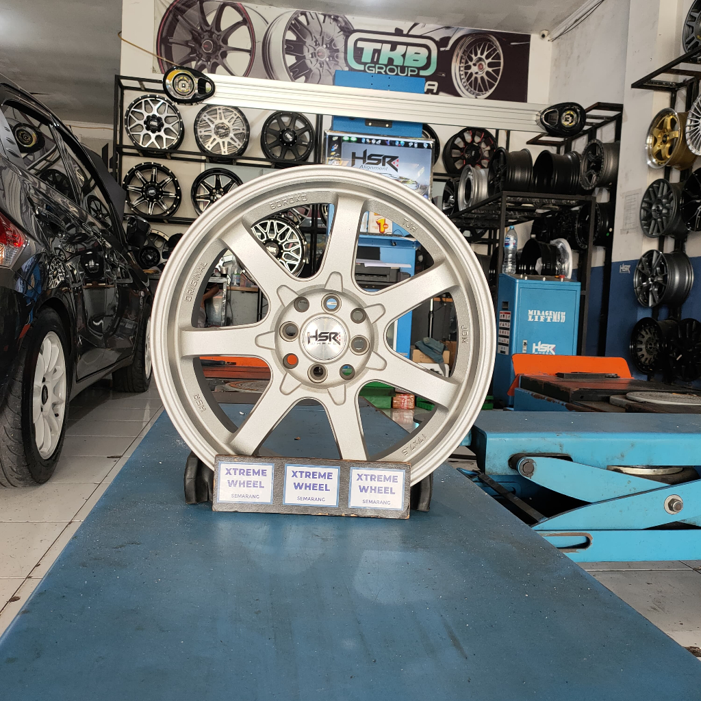 Velg mobil r17 model te37 hsr boroko tjh buat yaris,jazz,avanza,xenia