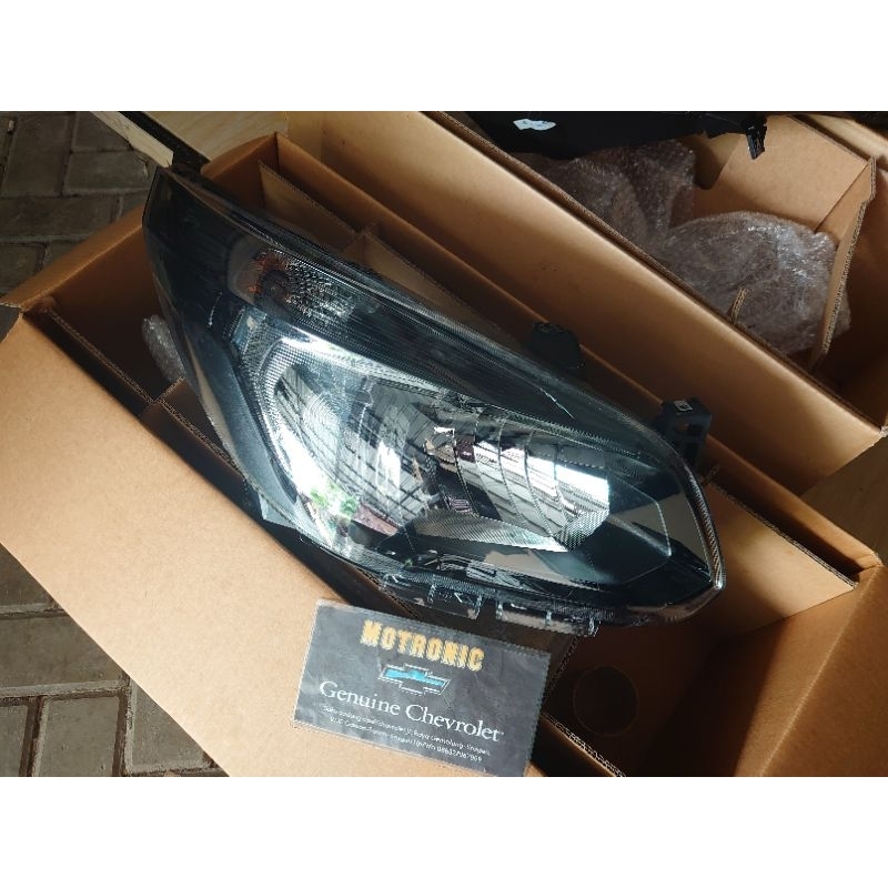 lampu depan head lamp headlamp Rh kanan Chevrolet spin active original GM