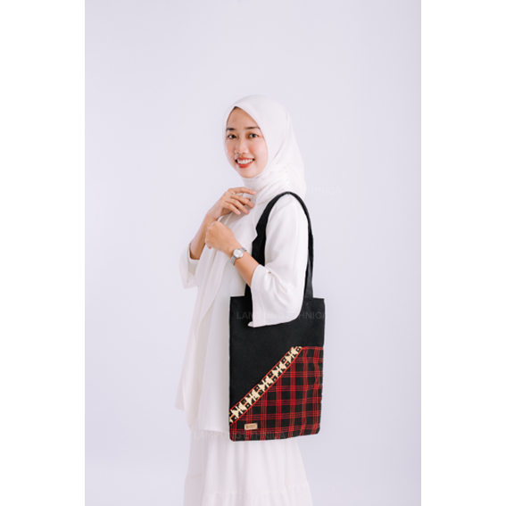 LAMPUNG ETHNICA OFFICIAL - {BISA COD} TOTEBAG MARINA TAPIS KHAS LAMPUNG - TAS TAPIS LAMPUNG - TAS MU