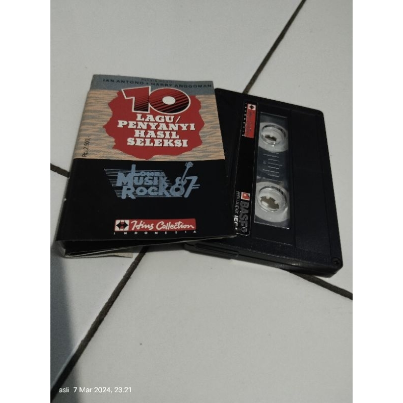 kaset pita 10 lagu penyanyi hasil seleksi musik rock 87