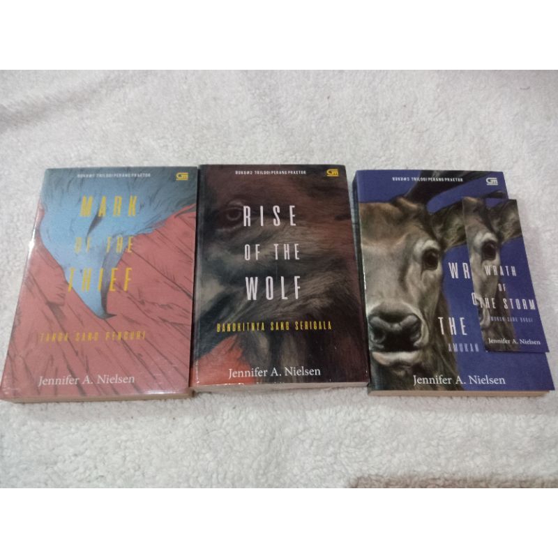 Trilogy praetor war (Mark of the thief, rise of the wolf, wrath of the storm) - Jennifer A Nielsen