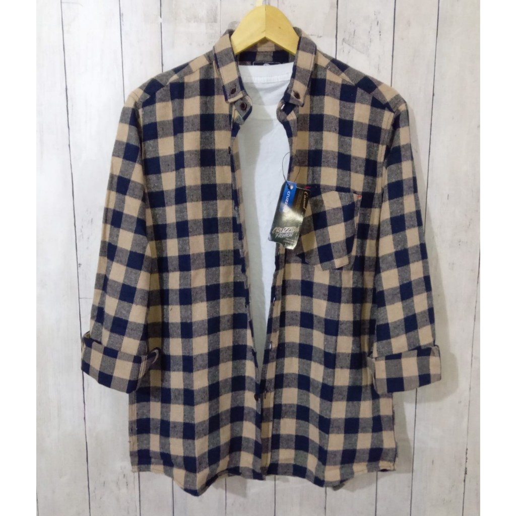 KEMEJA FLANEL PRIA LENGAN PANJANG MOTIF KOTAK CATUR HITAM CREAM