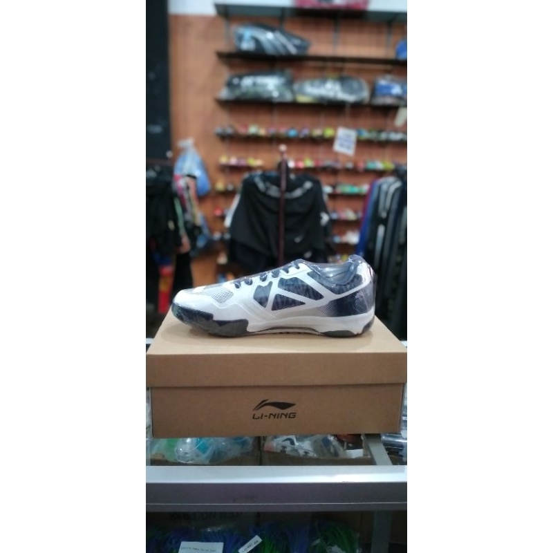 SEPATU BADMINTON LI-NING