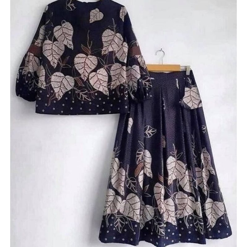 One set Batik Blus dan Rok