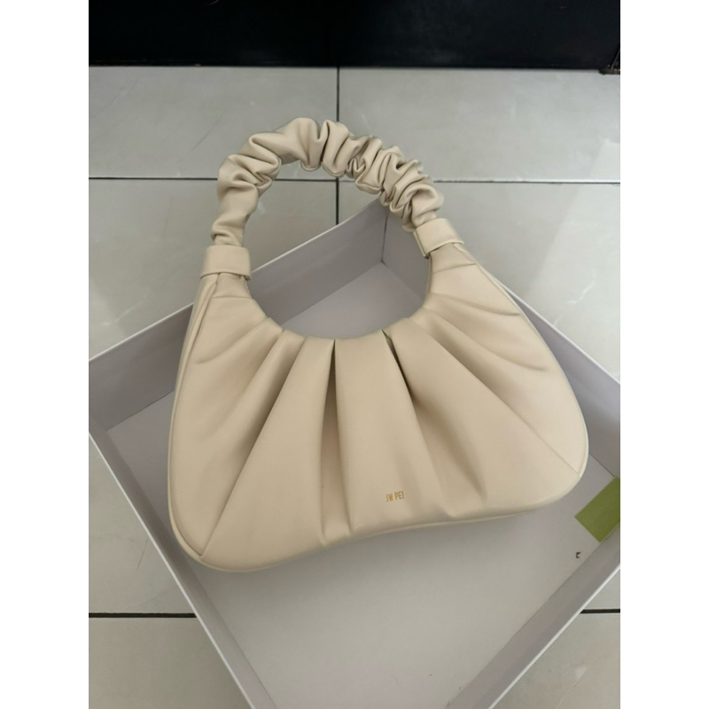[ PRELOVED ] JW PEI Gabbi Bag - Ivory 100% ORIGINAL