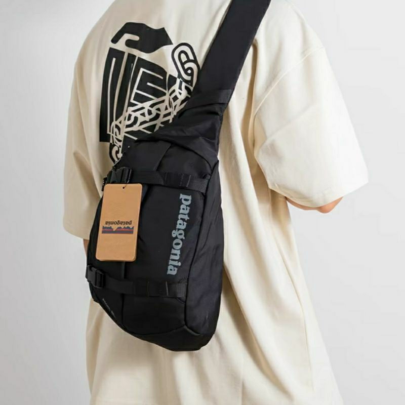 Patagonia sling Atom 8L travel bag