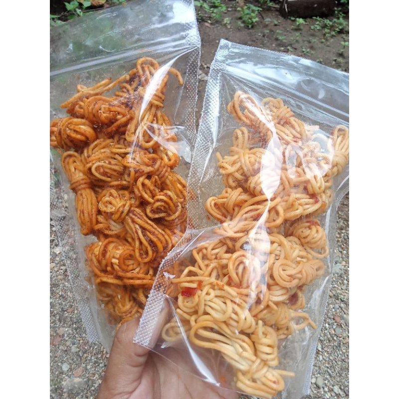 

Mie uwel / mie gulung cemilan viral 100gr