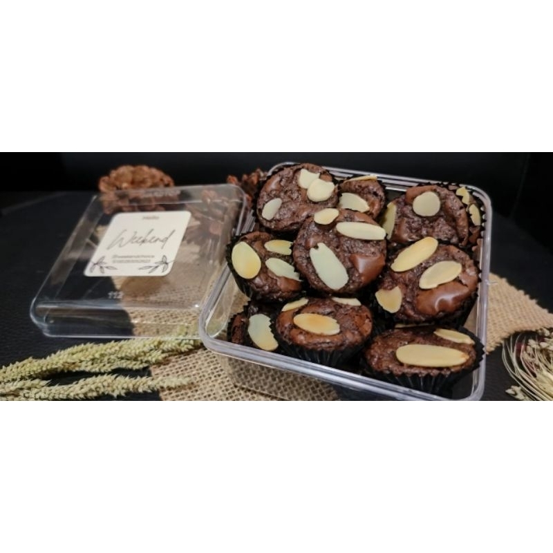 

Almond cookiest brownis enak untuk lebaran dan hidangan tamu