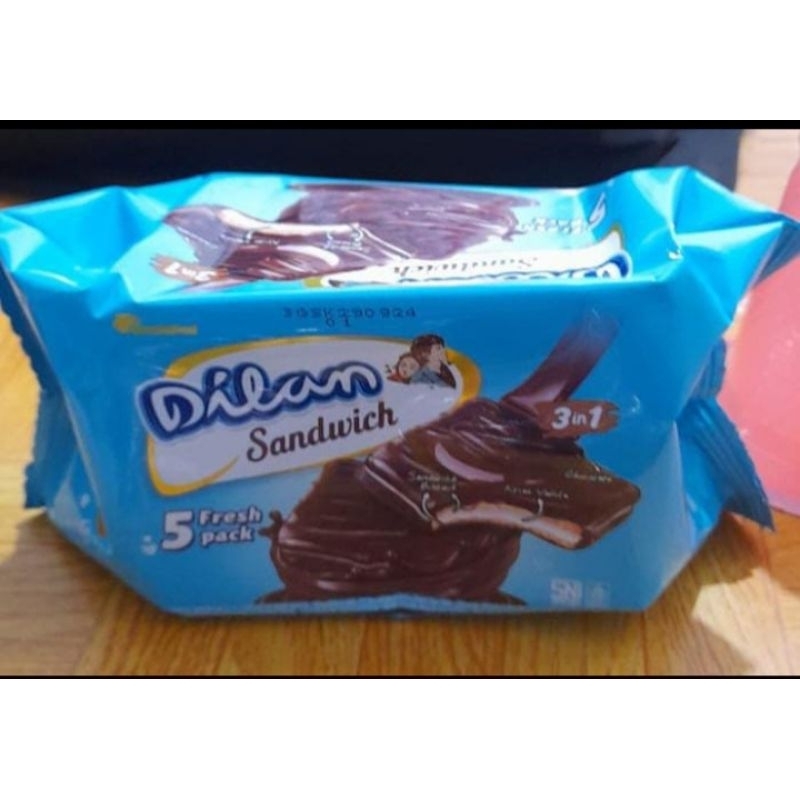 

dilan sandwich coklat fresh pack 80gram