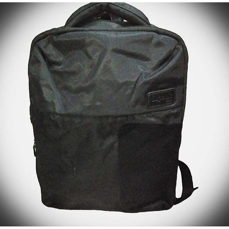 Ransel Hitam Lipault