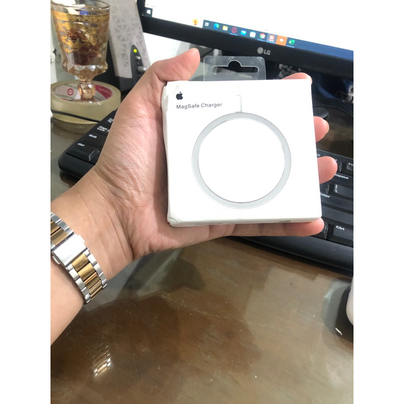 Megsafe pengisi daya hp IOS