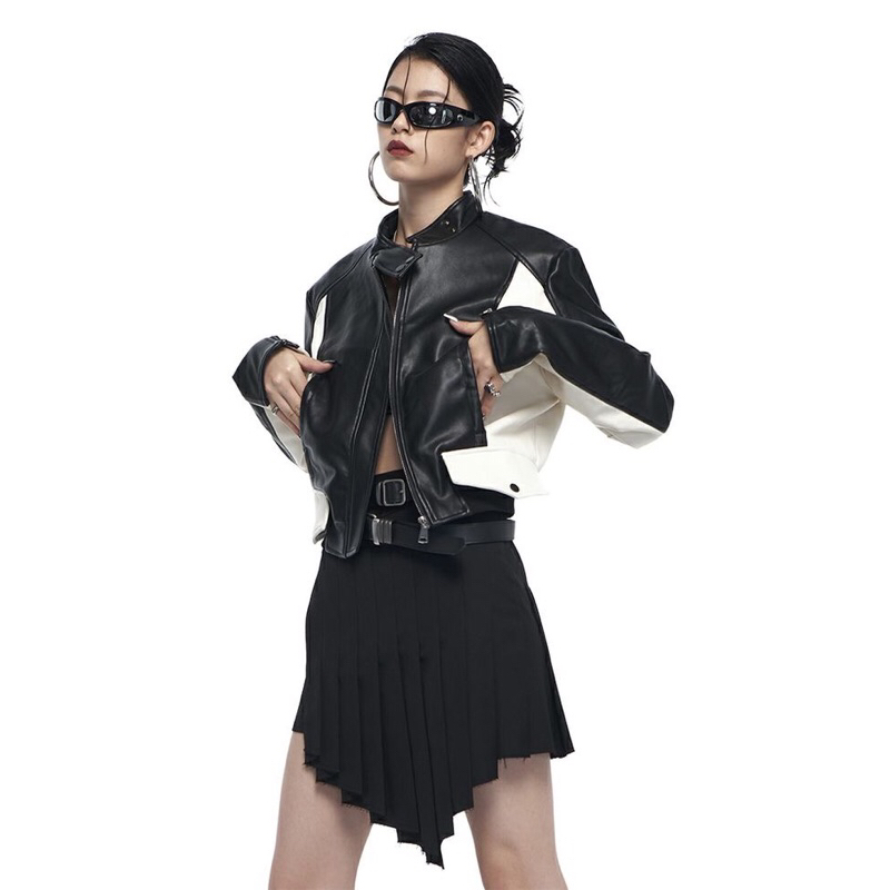 HanifoLeather.id - Jaket Kulit Crop Wanita Kombinasi Warna Putih Hitam