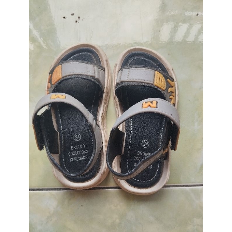 Sandal anak sandal gunung anak laki laki sandal anak preloved alias bekas