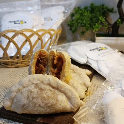

Cireng isi ayam suwir pedas /cireng isi 6/cireng enak murah /cireng beku