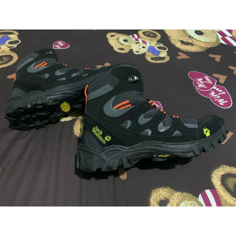 sepatu gunung merk jack wolfskin