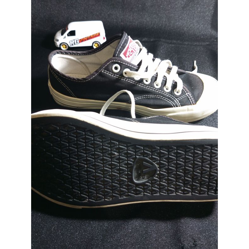 sepatu bekas ventela no 43