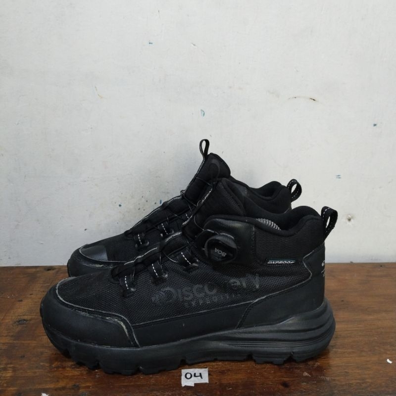 sepatu hiking discovery expedition size 42
