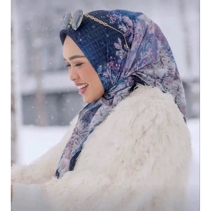 Holiday Series Buttonscarves