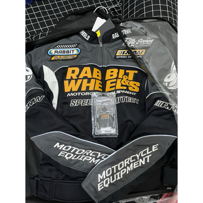 CARBON 2024 RABBIT AND WHEELS