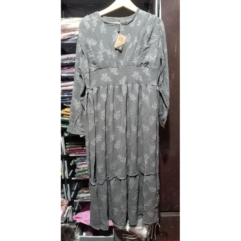 Gamis Zhafira motif bunga warna abu