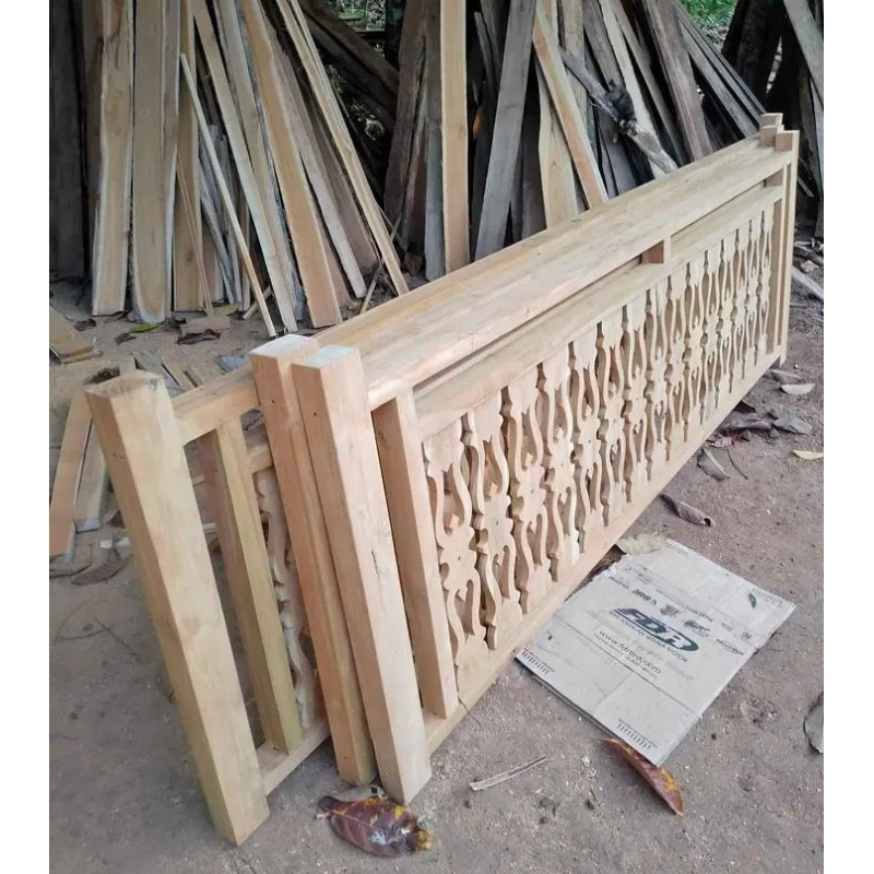 pagar kayu dan Lisplang kerajinan kayu jati dan Lispelang ukir kayu jati fareasi rumah