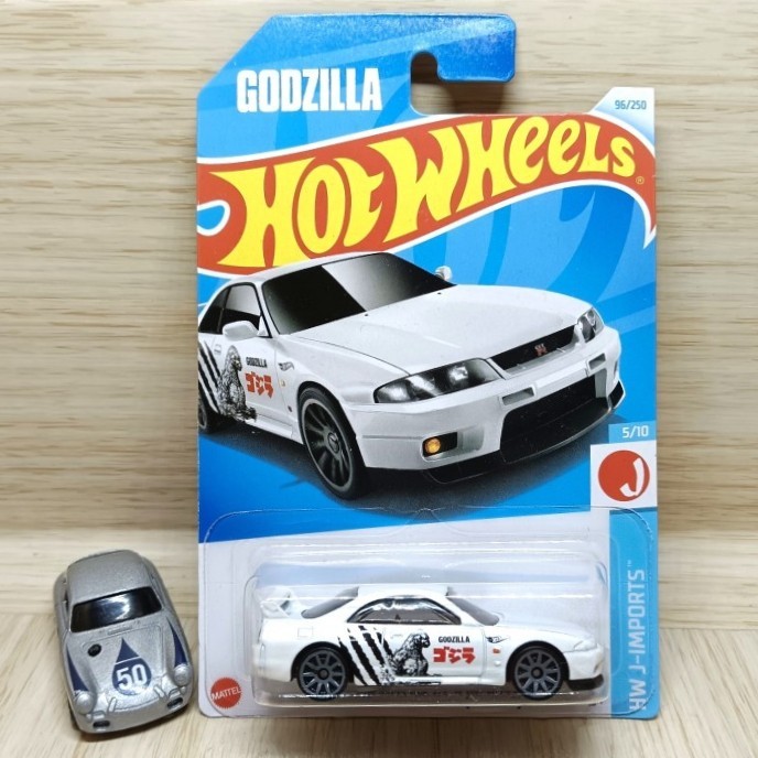 hot wheels nissan skyline gtr r33 Godzilla