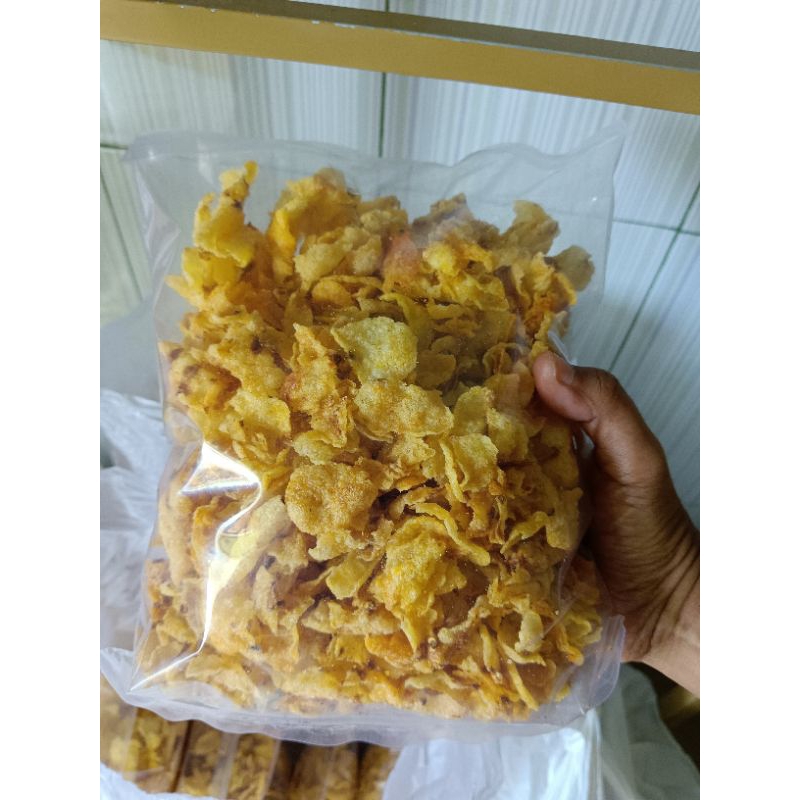 

Emping jagung, jagung pipih, camilan madura