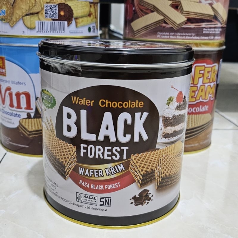 

UBM Wafer Chocolate Black Forest Kaleng 280g