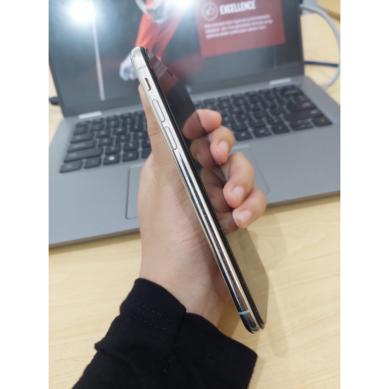 iPhone X 64gb - Silver ( ex iBox )