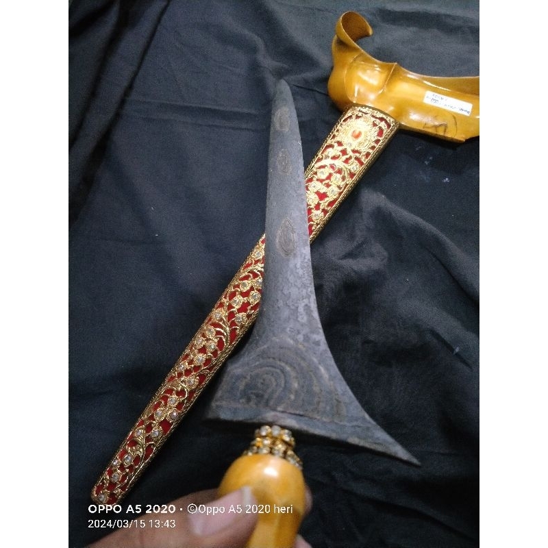 keris brojol pamor batu lapak