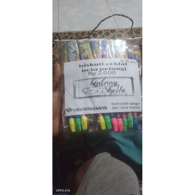 

biskuit bola coklat