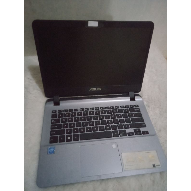 Laptop Asus Vivobook P1401M second